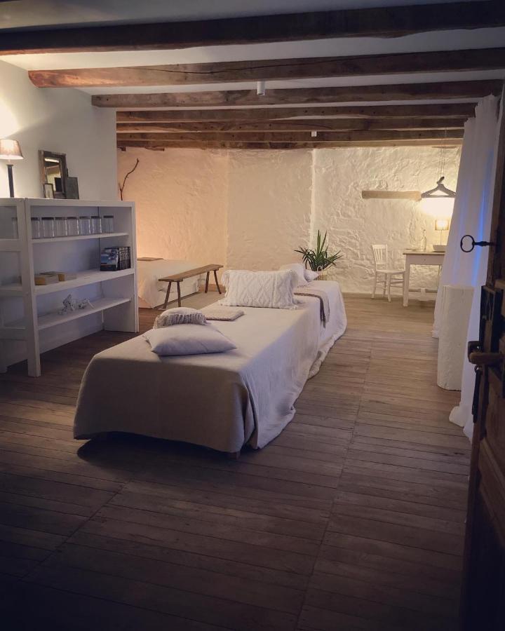 Chateau De Cours Senezergues Luaran gambar